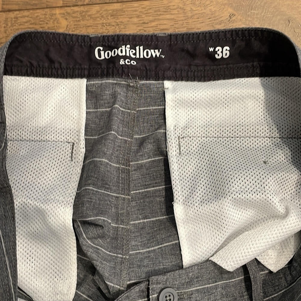 Men’s Gray Pinstriped Shorts Swim Trunks Flat Front Goodfellow Size 26 - Picture 3 of 4